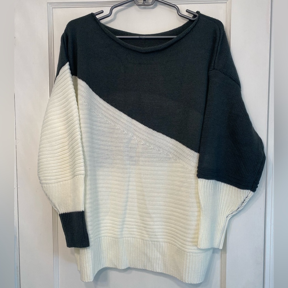 SHEIN Dark Gray and White Crew Neck Sweater - Modern Colorblock Design